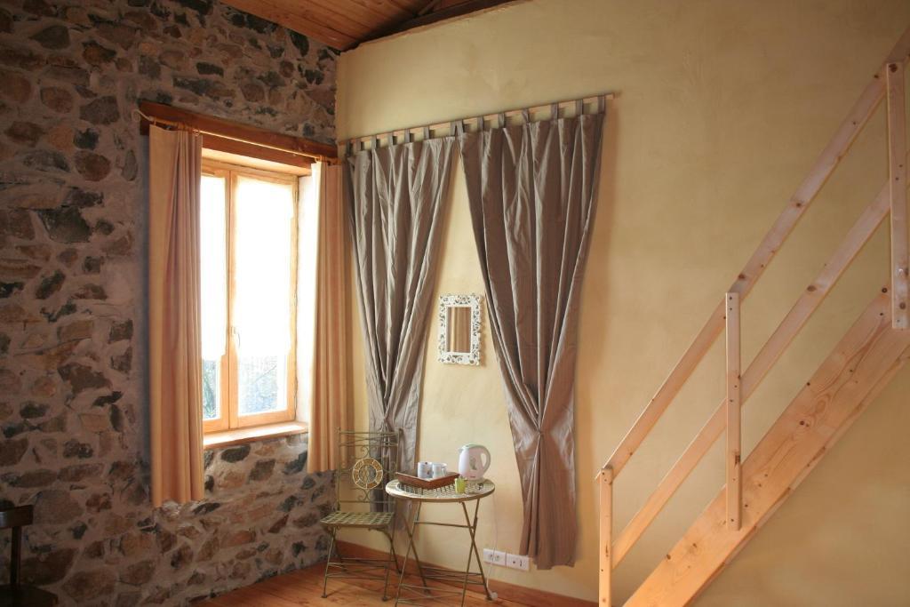Chambres D'Hotes La Cime Beaujolaise Poule-les-Echarmeaux ภายนอก รูปภาพ